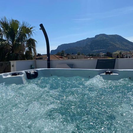 Flat With Jacuzzi - Casa Pia Appartement Mondello Buitenkant foto