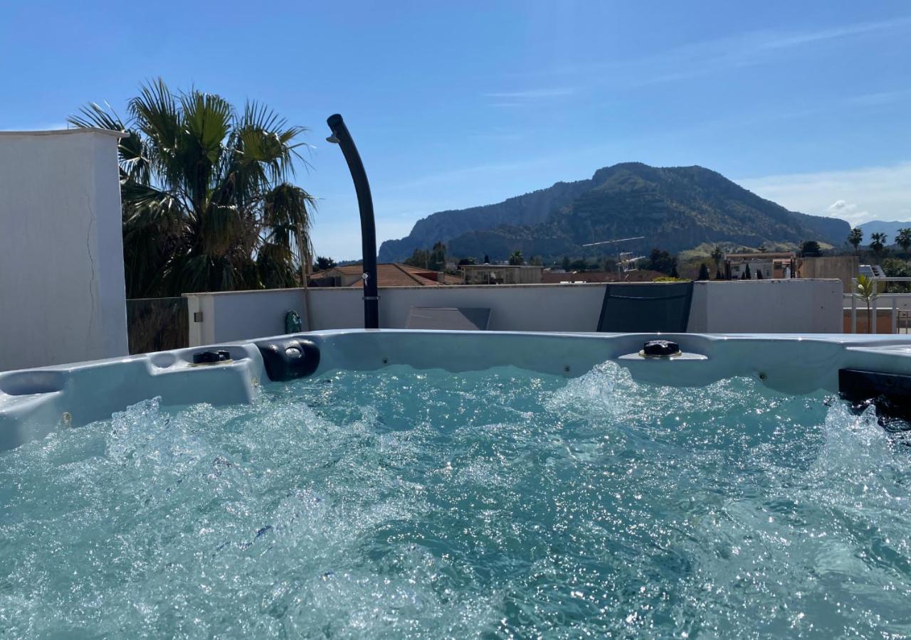 Flat With Jacuzzi - Casa Pia Appartement Mondello Buitenkant foto